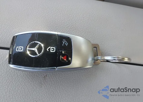 2020 Mercedes-Benz E 350 z USA, uszkodzony, nr VIN WDDZF8DB3LA703872